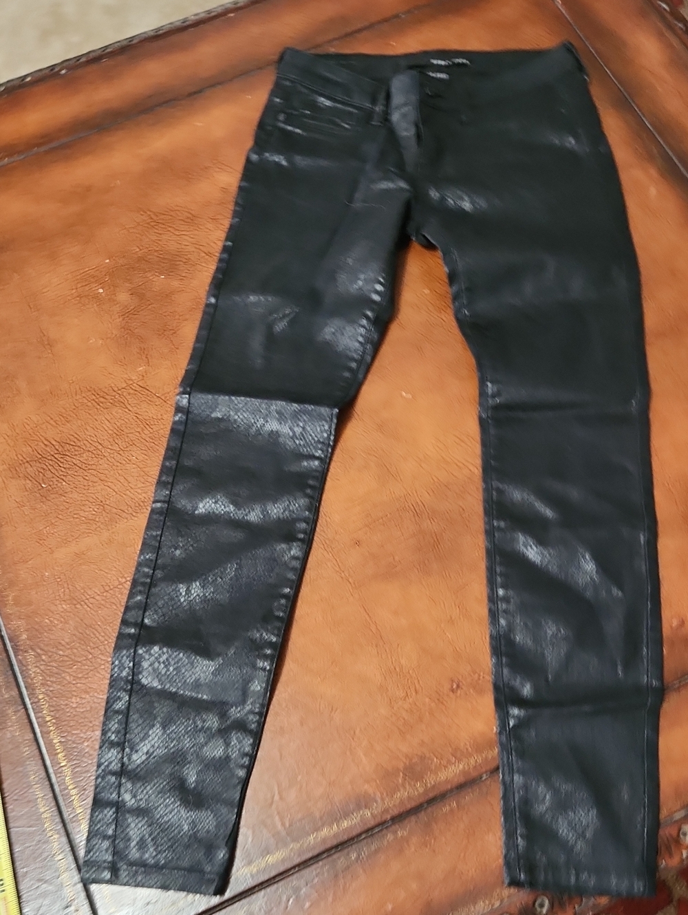 Coated Black Skinny Jeans — Sleek Women's Fit